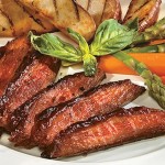 Bifteck de flanc avec sauce barbecue &agrave; l'ail r&ocirc;ti