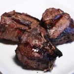 Côtelettes d'agneau grillées Antillaise