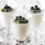 Panna cotta au citron et aux bleuets