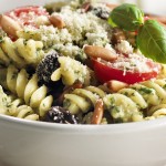 Fusilli au pesto et aux tomates fraîches