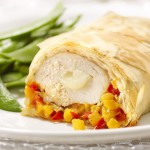 Poulet en pte phyllo au Brie onctueux et confetti de lgumes