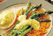 Asperges fraîches au beurre d'estragon et sirop d'érable