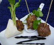 Boulettes de sanglier aux pêches et Amaretto en cuillère