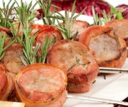 Brochettes de filet de porc enrobs de bacon