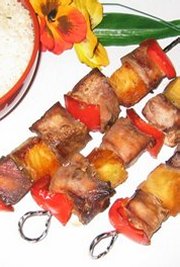 Brochettes de porc satay aux arachides