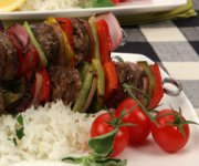 Brochettes de saucisses sucres et piquantes