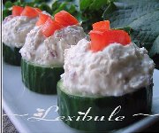 Canapés de poulet fumé et concombre