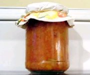 Chutney à la tomate et à la pêche