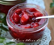 Confiture de fraises d'automne à la menthe sans cuisson