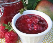 Confiture de fraises et de mangues