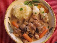 Cubes de boeuf braisé au vin