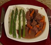 Cubes de boeuf braisé au vin