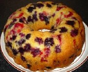 Gâteau bundt aux bleuets et aux framboises