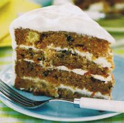 Gâteau aux carottes avec glaçage au fromage à la crème