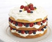 Gâteau éponge aux petits fruits à la crème mascarpone