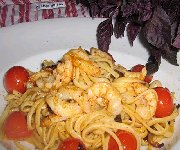 Linguine et langoustines au pesto de basilic pourpre