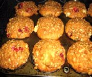 Muffins croustillants aux pommes et canneberges