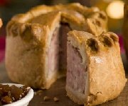 Pâté de foie de porc aux herbes en croûte