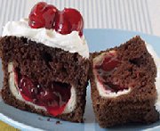 Gâteau en pâte à sucre, façon forêt noire - Les Gourmandises de Louysa