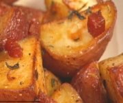 Pommes de terre et pancetta rôties au romarin