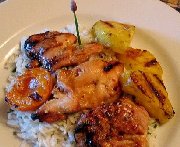 Poulet en brochette laqué aux abricots