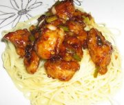 Poulet du général tao sur vermicelle à l'ail