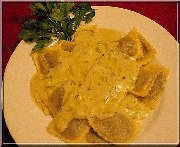 Ravioli aux champignons, sauce Gorgonzola et huile de truffes