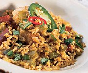 Riche jambalaya au riz brun