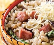 Risotto d'orge printanier au jambon à la mijoteuse