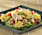 Salade au poulet et à l'ananas à l'orientale 