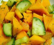 Salade de mangues et concombre