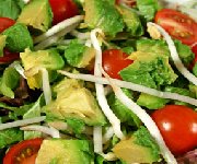 Salade de tomates et d'avocat