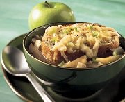 Soupe à l'oignon et aux pommes gratinée