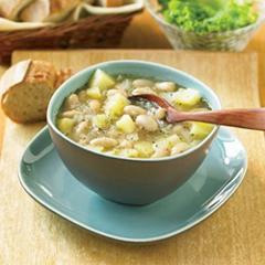 Soupe aux herbes et aux haricots blancs