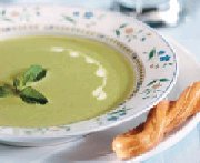 Soupe aux pois verts et au babeurre  la menthe