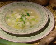 Soupe de poireaux et pommes de terre et oka