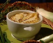 Soupe d'automne gratinée à l'oignon et à la pomme