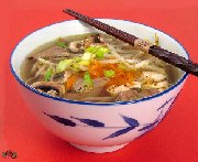 Soupe orientale au boeuf et légumes