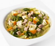 Soupe-repas aux minis-raviolis, légumes et petits dés de jambon