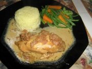 Suprêmes de poulet à la crème et vin blanc