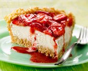 Tarte à la crème glacée et aux fraises avec les céréales RICE KRISPIES*