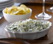 Trempette crémeuse à l'oignon caramélisé, au fromage Bleu canadien et aux épinards