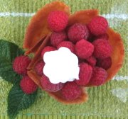 Tuiles aux framboises et leur garniture  